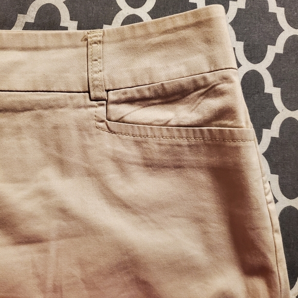 Tommy Hilfiger Shorts - Picture 6 of 11